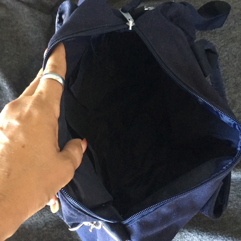Tommy Hilfiger shoulder bag - Picture 4 of 7